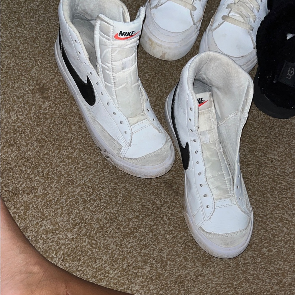 Nike White and Black High-Tops